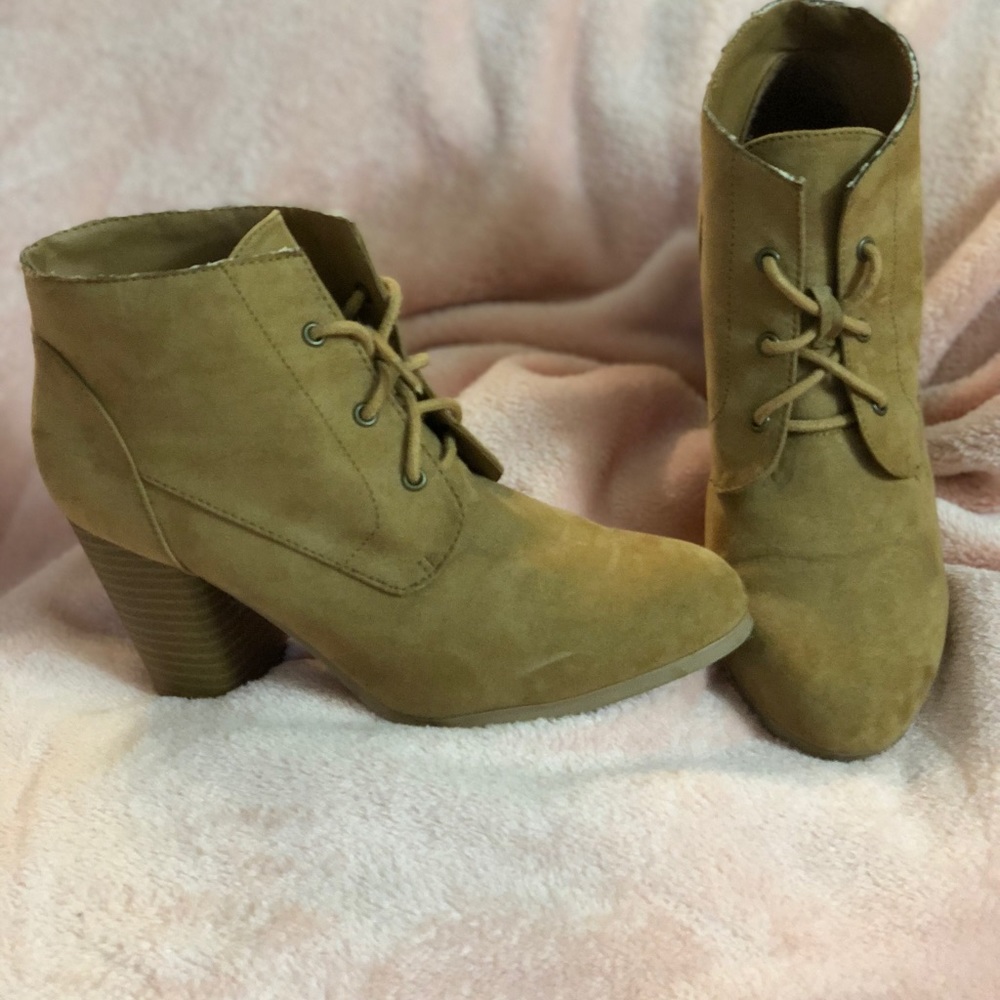Size 7 ankle booties